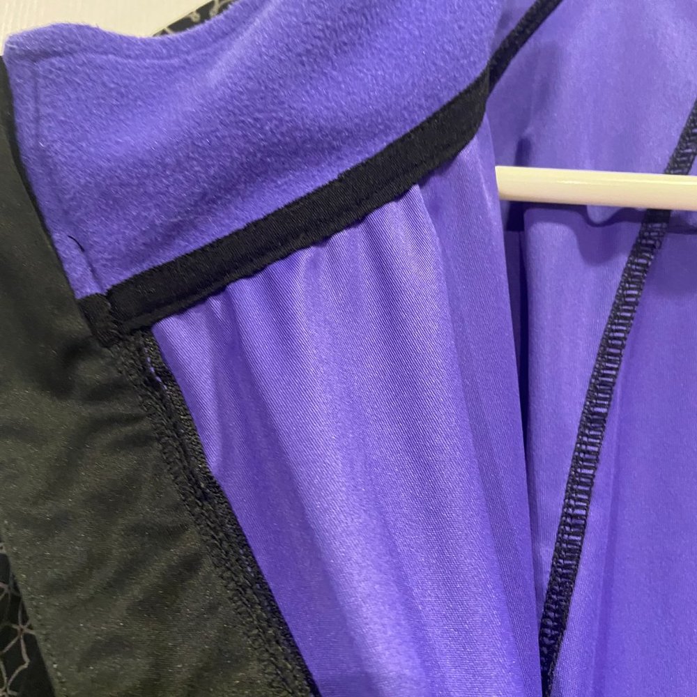 RUNNING ROOM WOMEN'S RUN JACKET - Picture 10 of 10